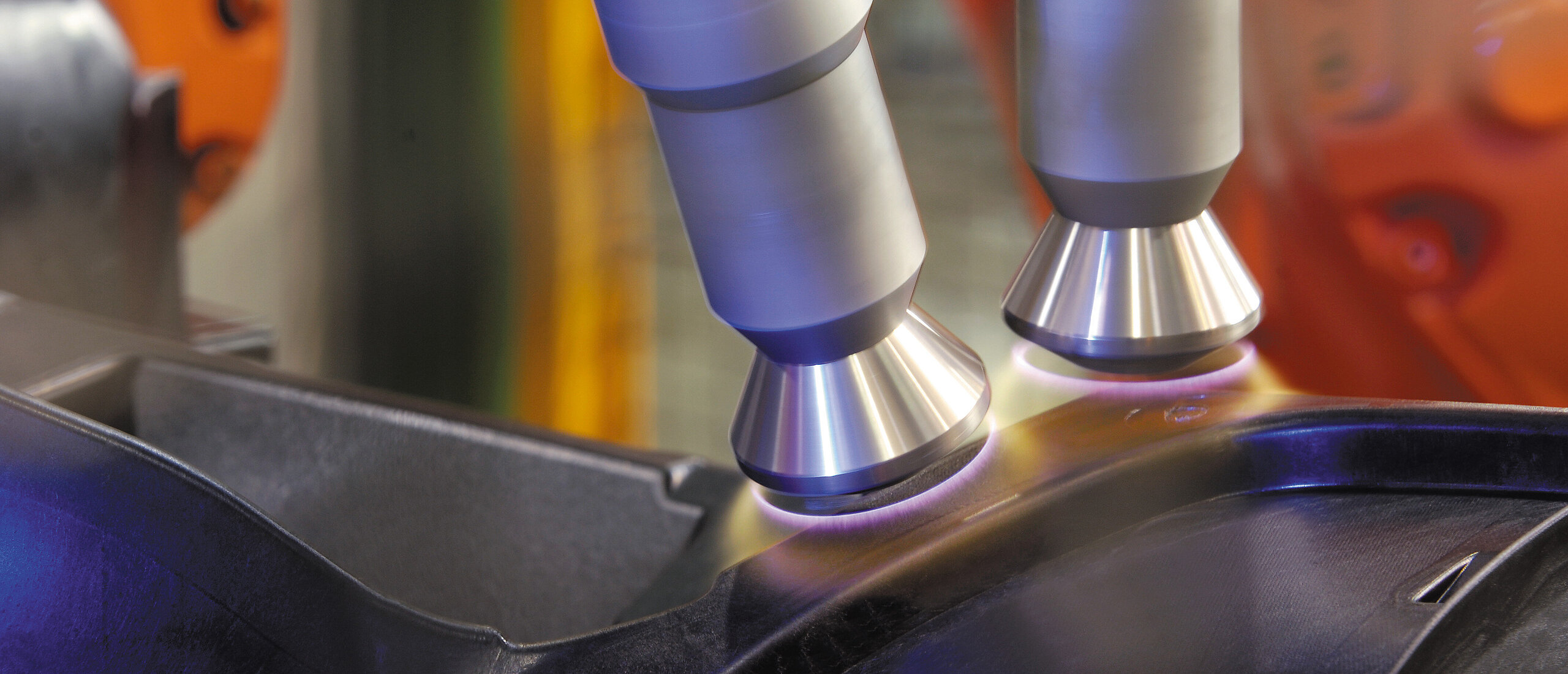 Pretratamiento de un panel de instrumentos con plasma